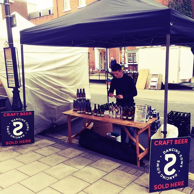 It's a little chilly but dry on Lymington High Street....and young Tom is up and about putting tags on gin bottles #gin #lymington #newforest #artisanspirits
