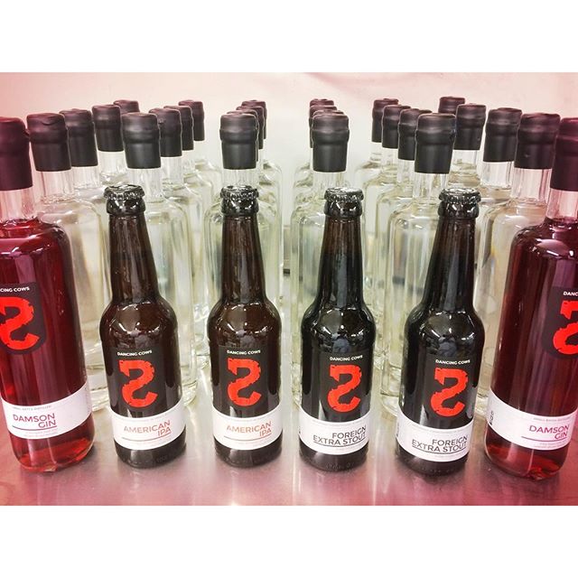 Our squad ready for the big game .... Lymington Market tomorrow - come and try some Lymington Gin, Stout and IPA #dancingcows #lymington #newforest #gin #craftbeer